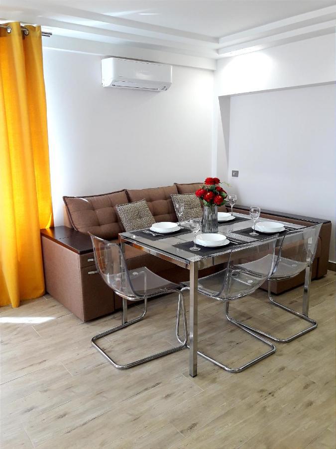 Light Apartment Center City Chisinau Exterior photo