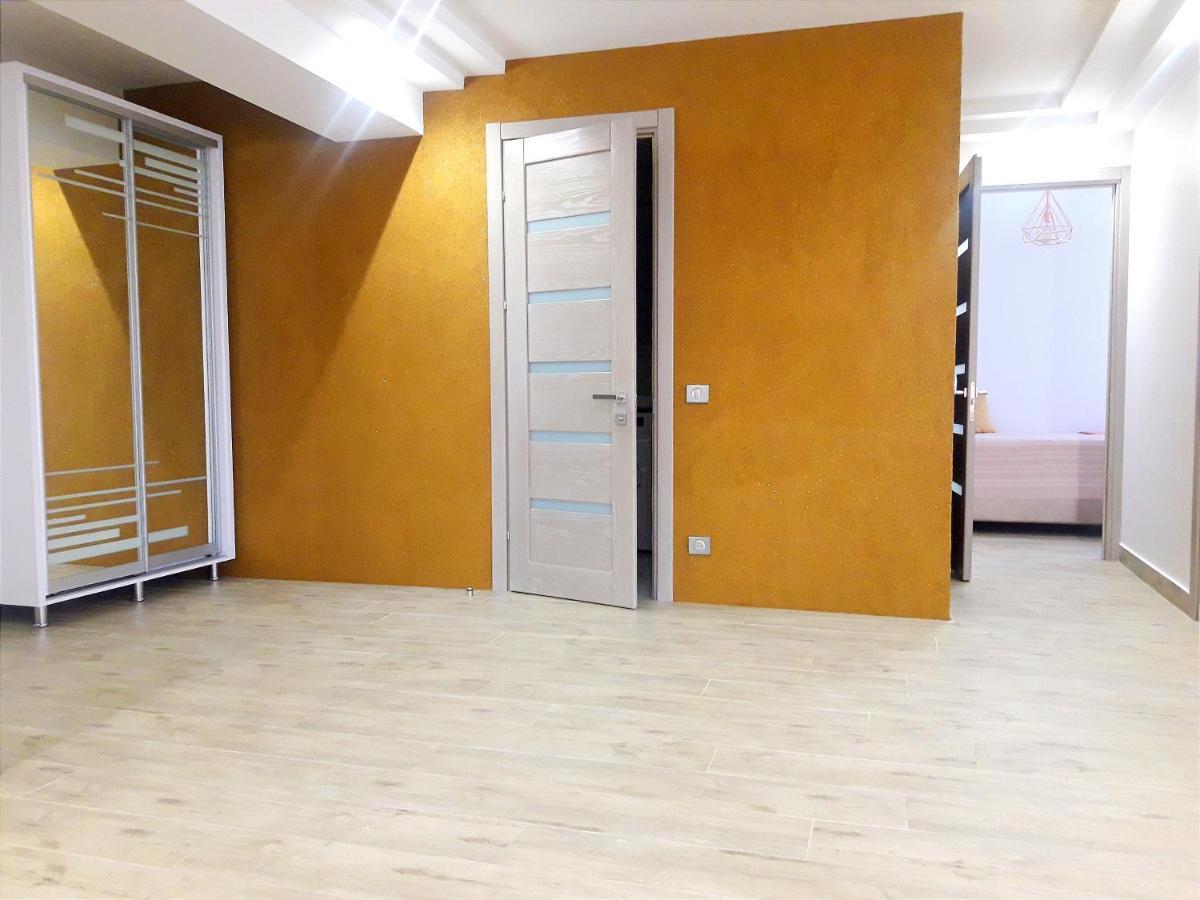 Light Apartment Center City Chisinau Exterior photo